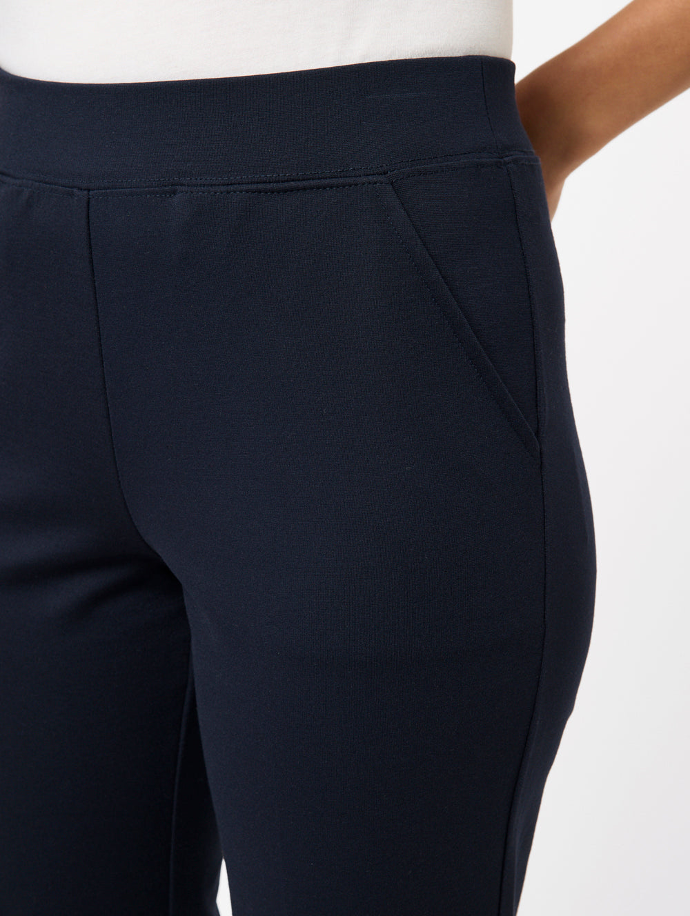 Moda Straight Leg Short Length Pant