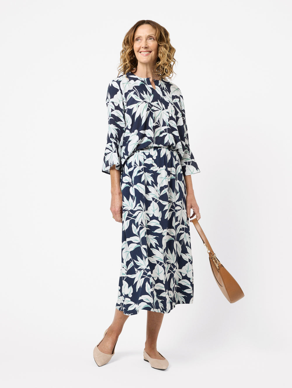 BA48892_BANVY142_2_1762833256000