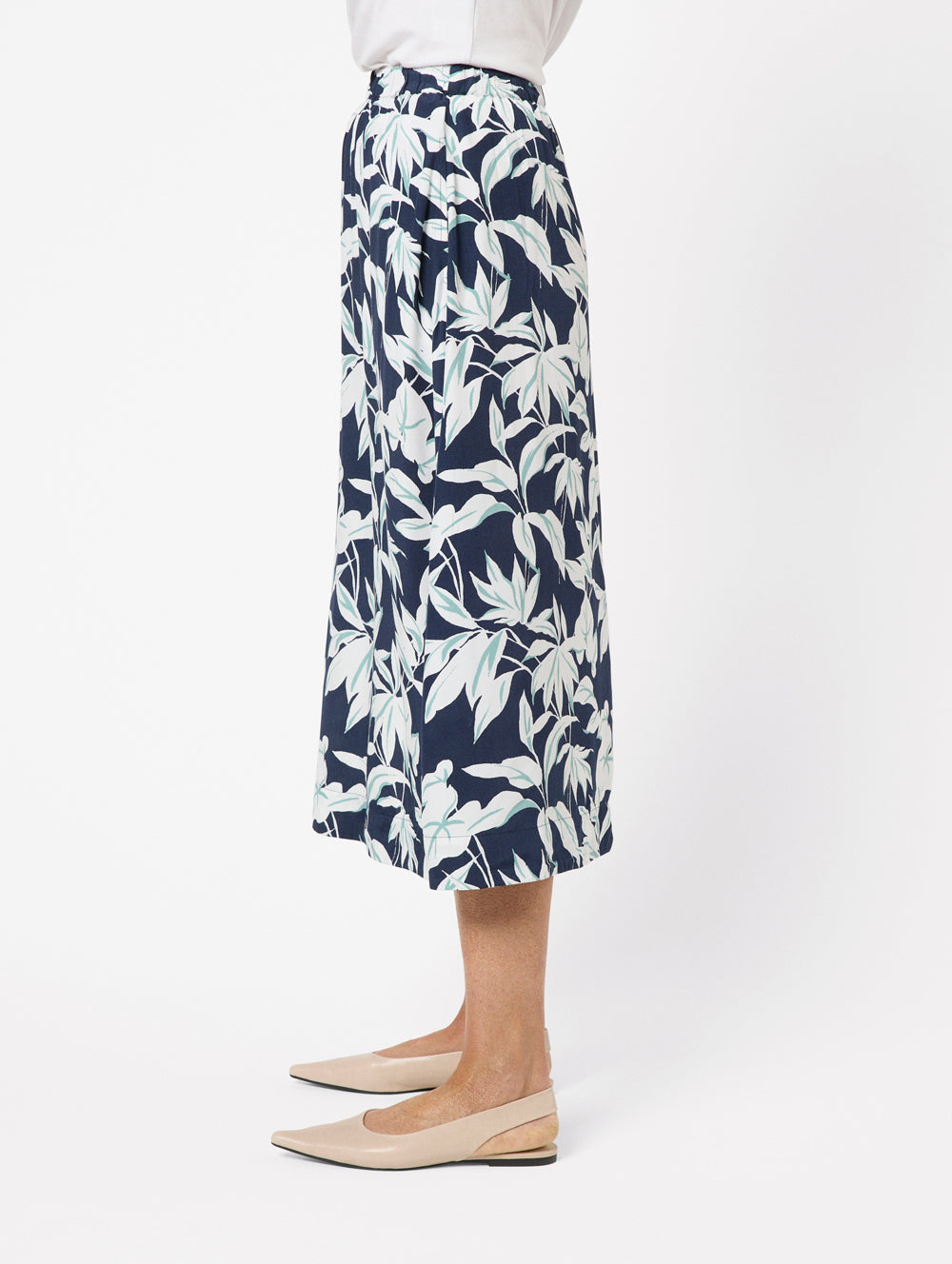 BA48892_BANVY142_3_1762833265000