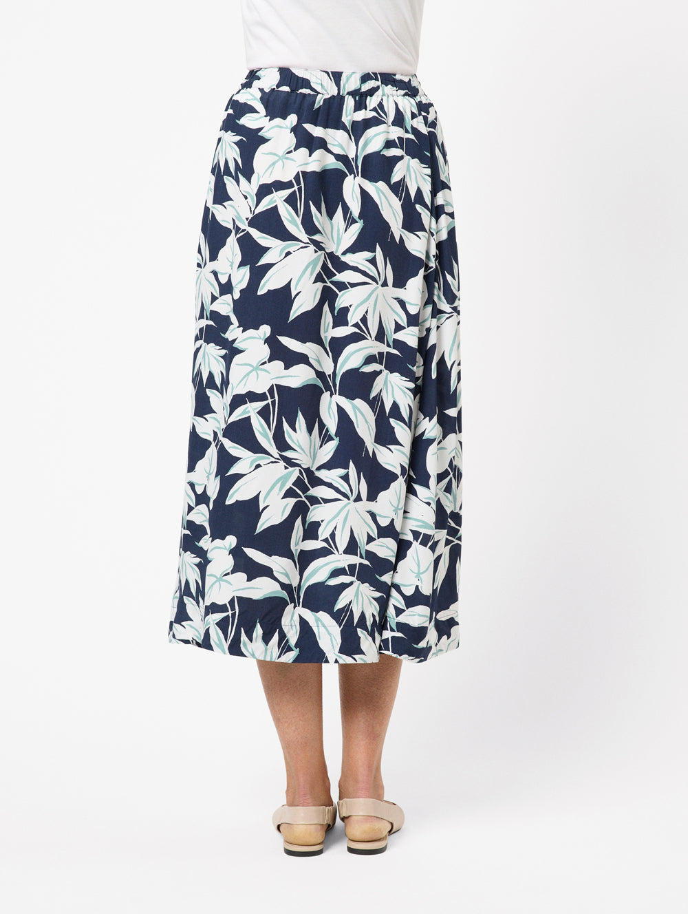 BA48892_BANVY142_4_1762833275000