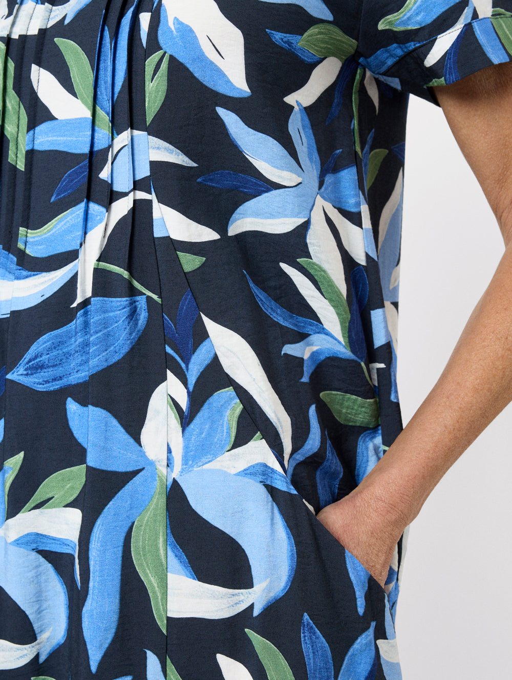 BA48907_BANVY142_2_1763688866000